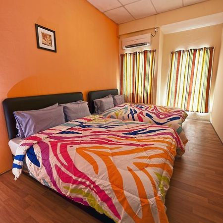 Albergue Harbourside Backpackers Sandakan Exterior foto