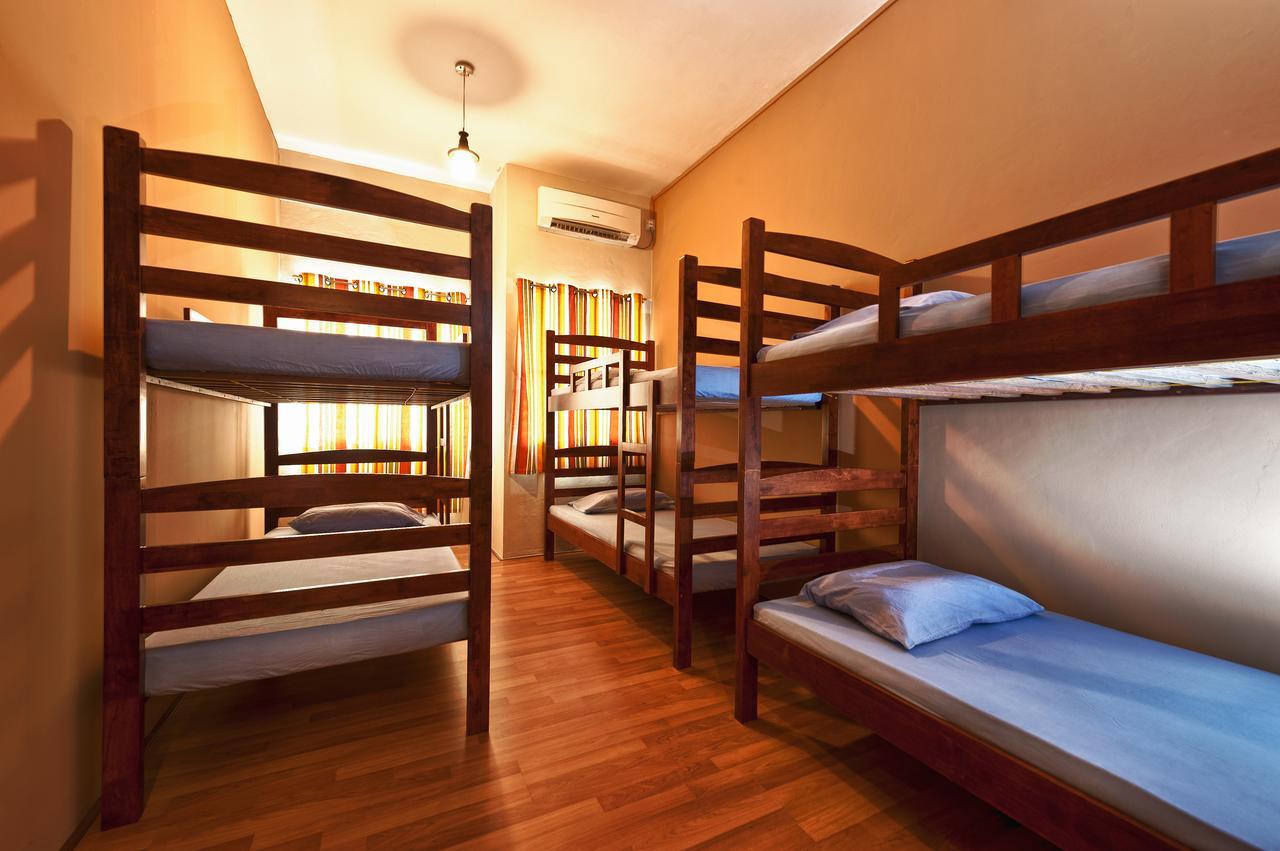 Albergue Harbourside Backpackers Sandakan Exterior foto