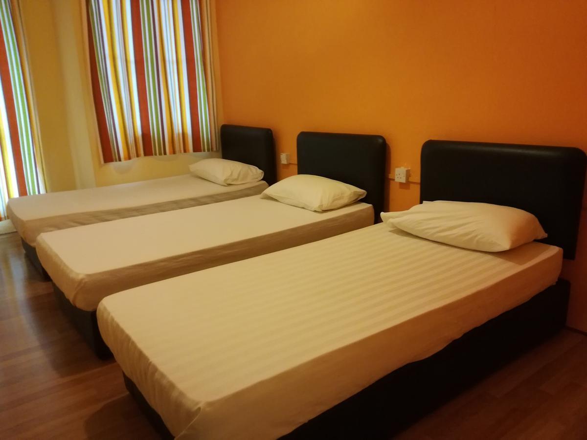 Albergue Harbourside Backpackers Sandakan Exterior foto